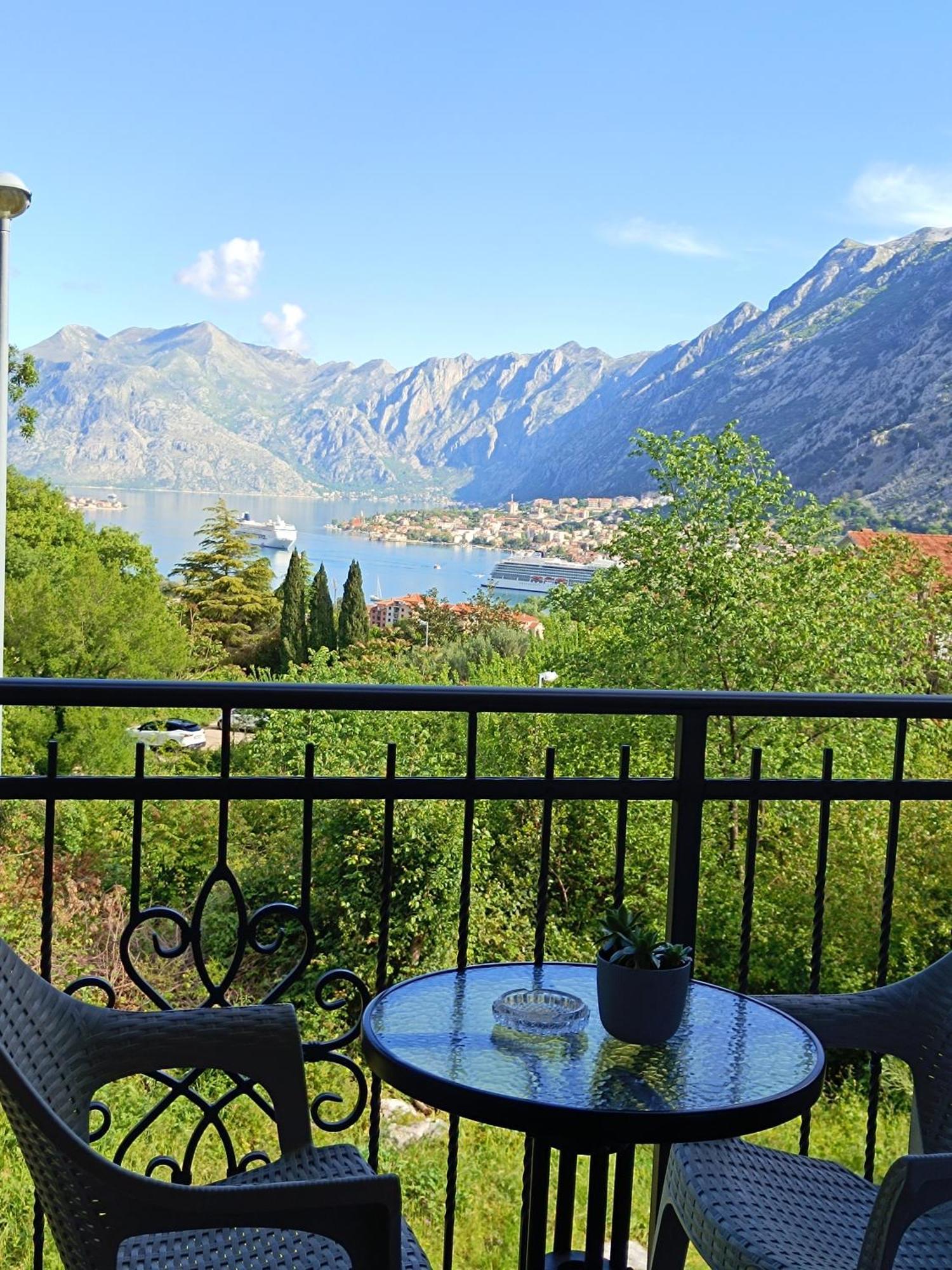 Radgost Kotor Apartments Екстериор снимка