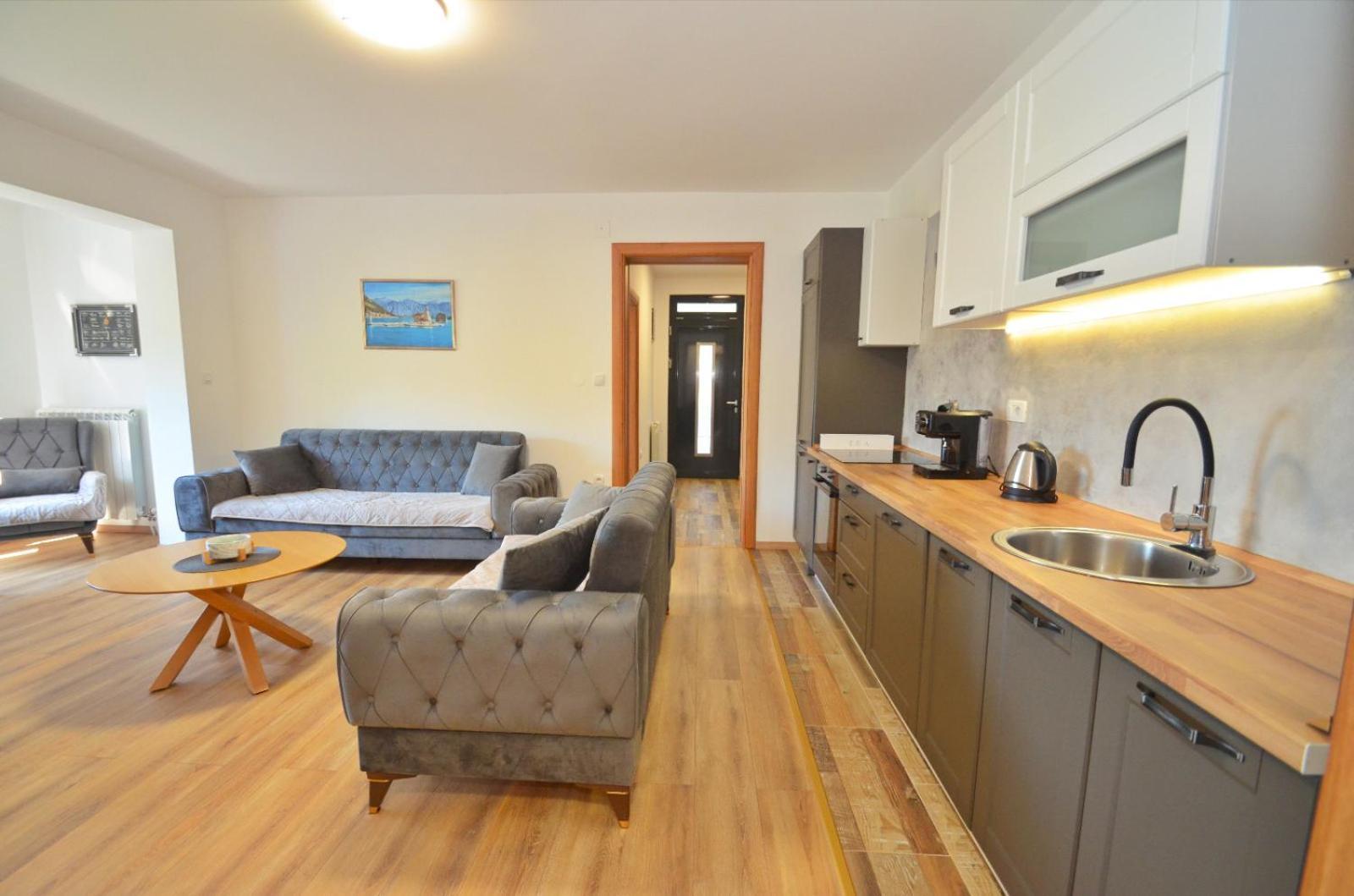 Radgost Kotor Apartments Екстериор снимка