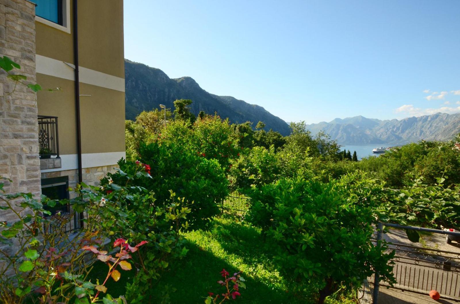 Radgost Kotor Apartments Екстериор снимка