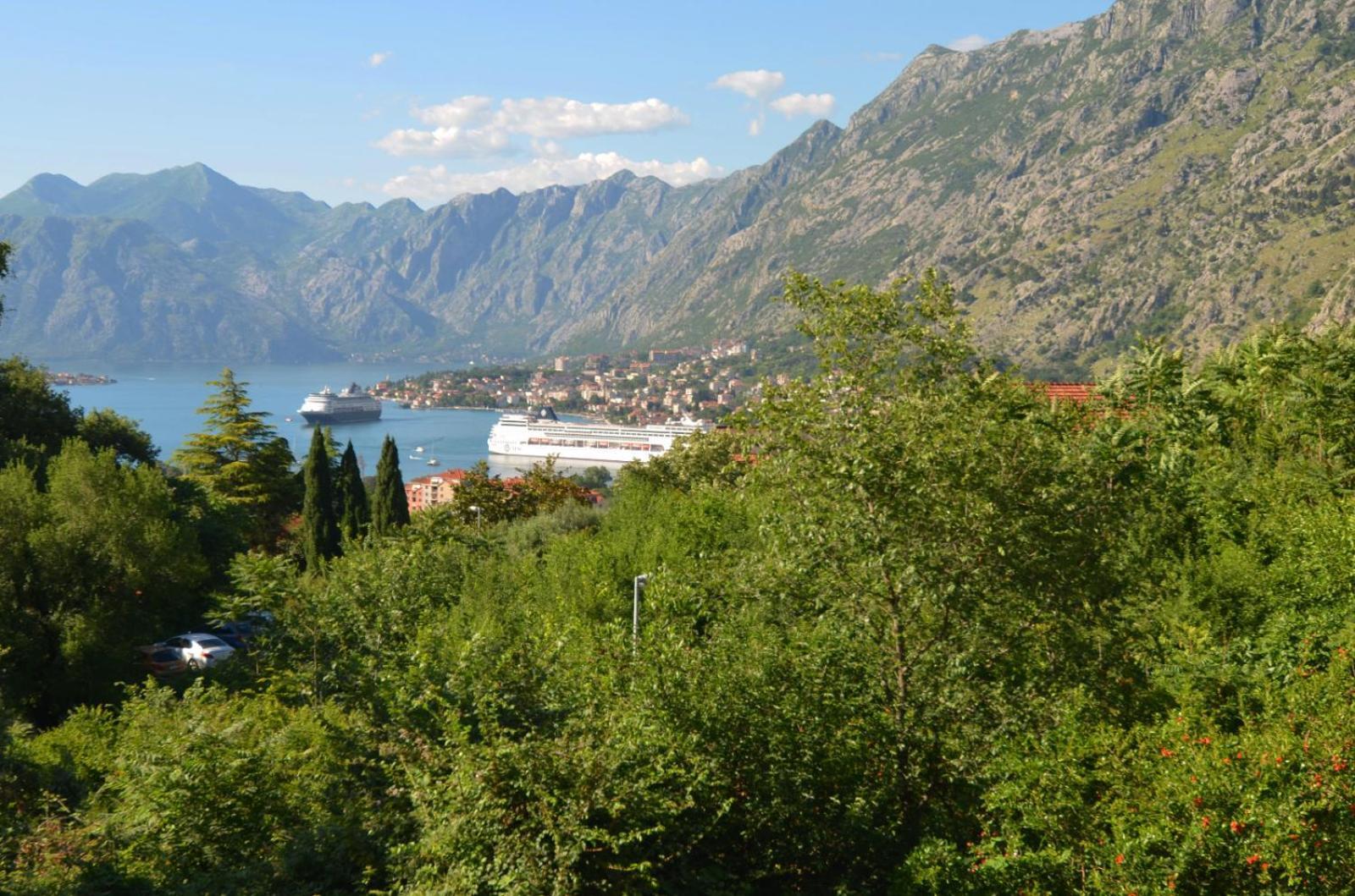 Radgost Kotor Apartments Екстериор снимка