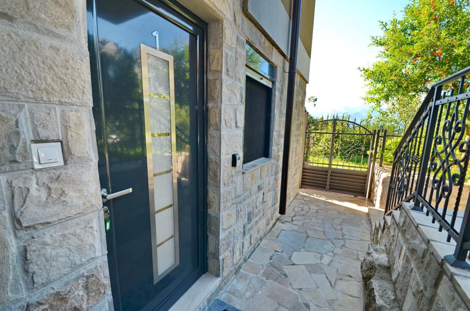 Radgost Kotor Apartments Екстериор снимка