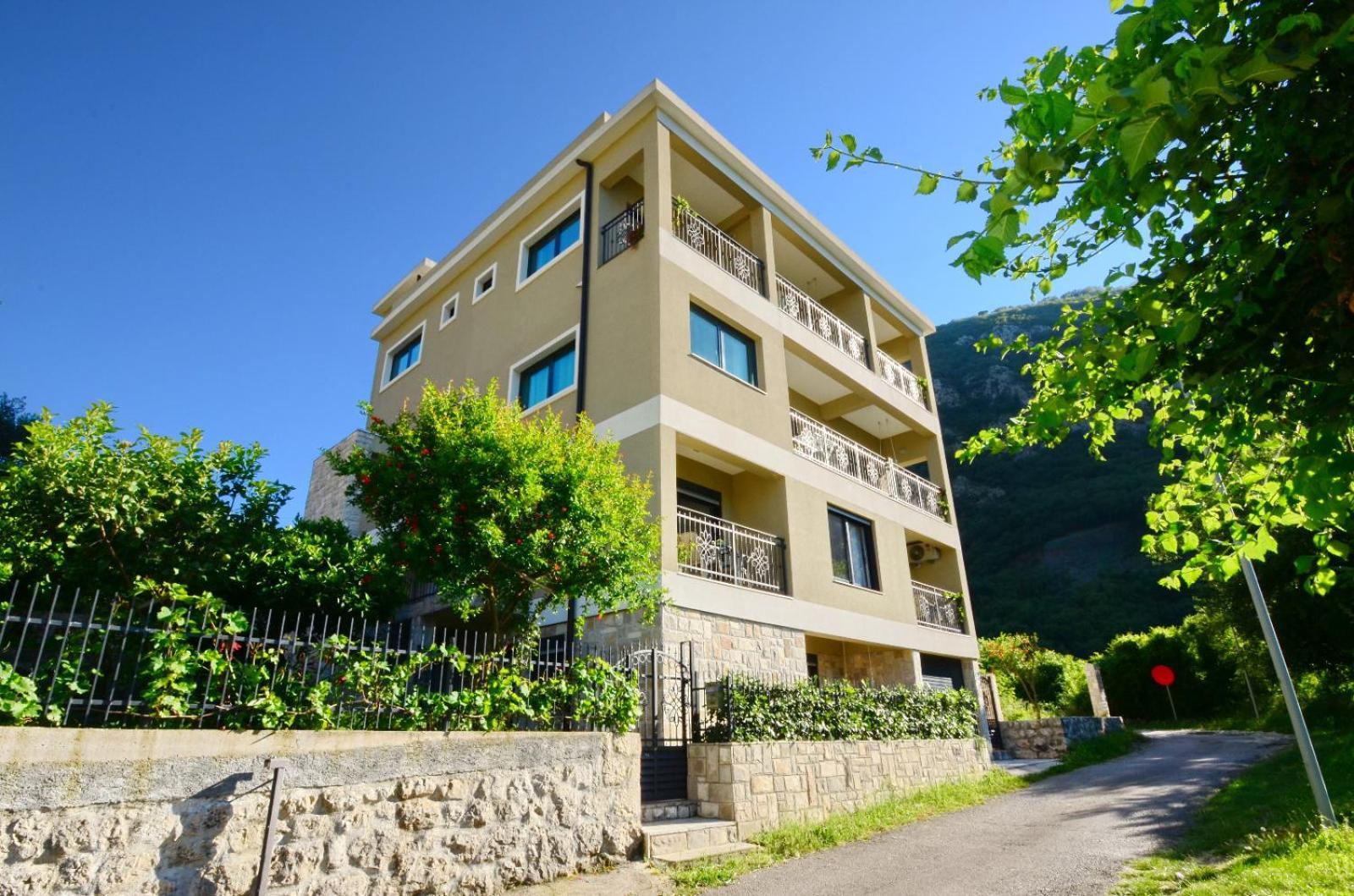Radgost Kotor Apartments Екстериор снимка