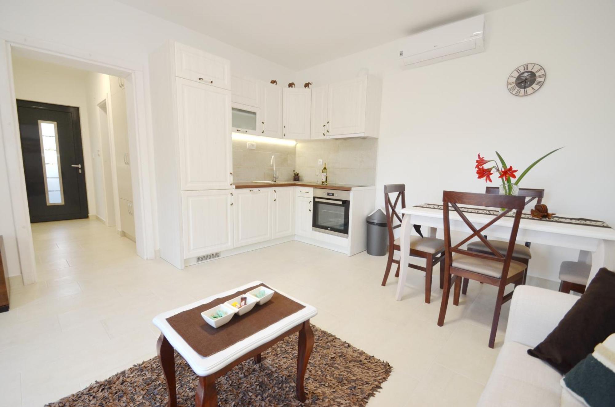 Radgost Kotor Apartments Екстериор снимка