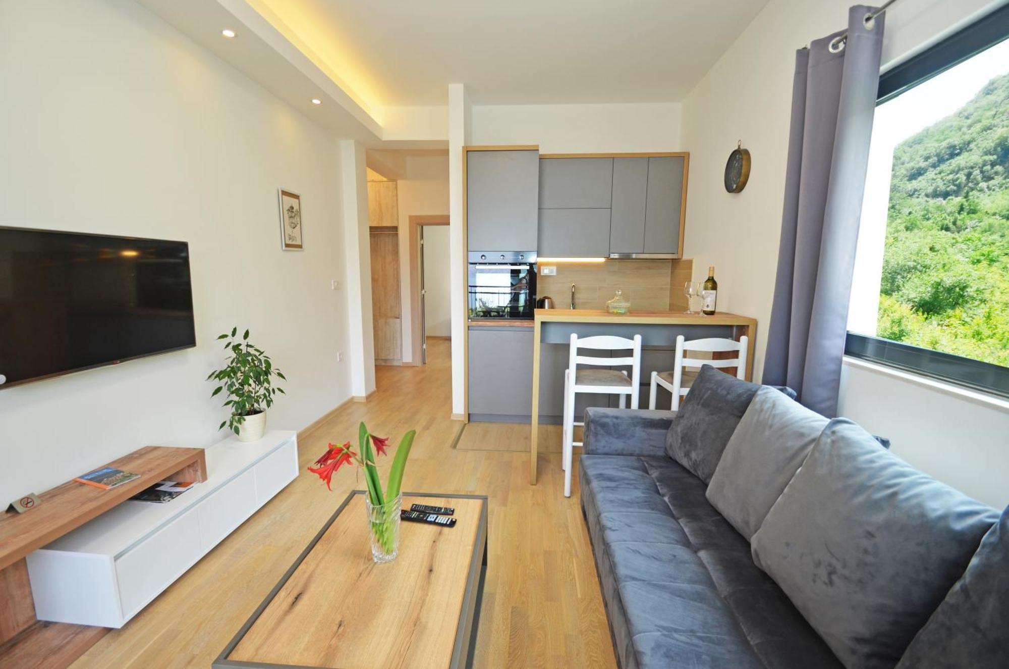 Radgost Kotor Apartments Екстериор снимка